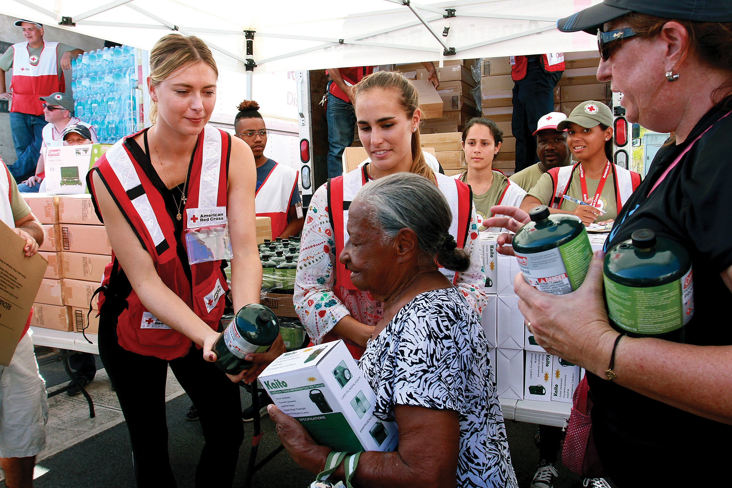 Sharapova joins Puig in helping Puerto Rico relief effort